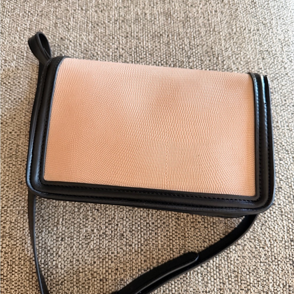 Chic Black and Tan Crossbody Bag - Picture 6 of 7
